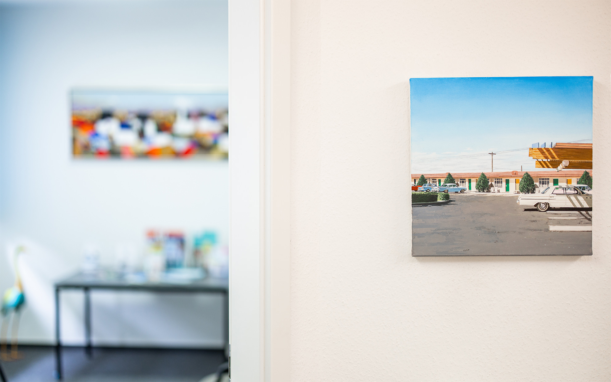 Flur der Praxis für Parodontologie und Zahnheilkunde Dr. med. dent. Almuth Hoth, M.Sc. | Dr. med. dent. Stephan Lorenz Prof. Dr. med. dent. Heiko Visser (angest. Zahnarzt) Bernhardstraße 14 | 26122 Oldenburg